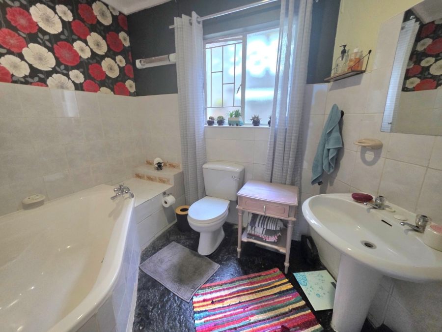 7 Bedroom Property for Sale in Clarens Free State